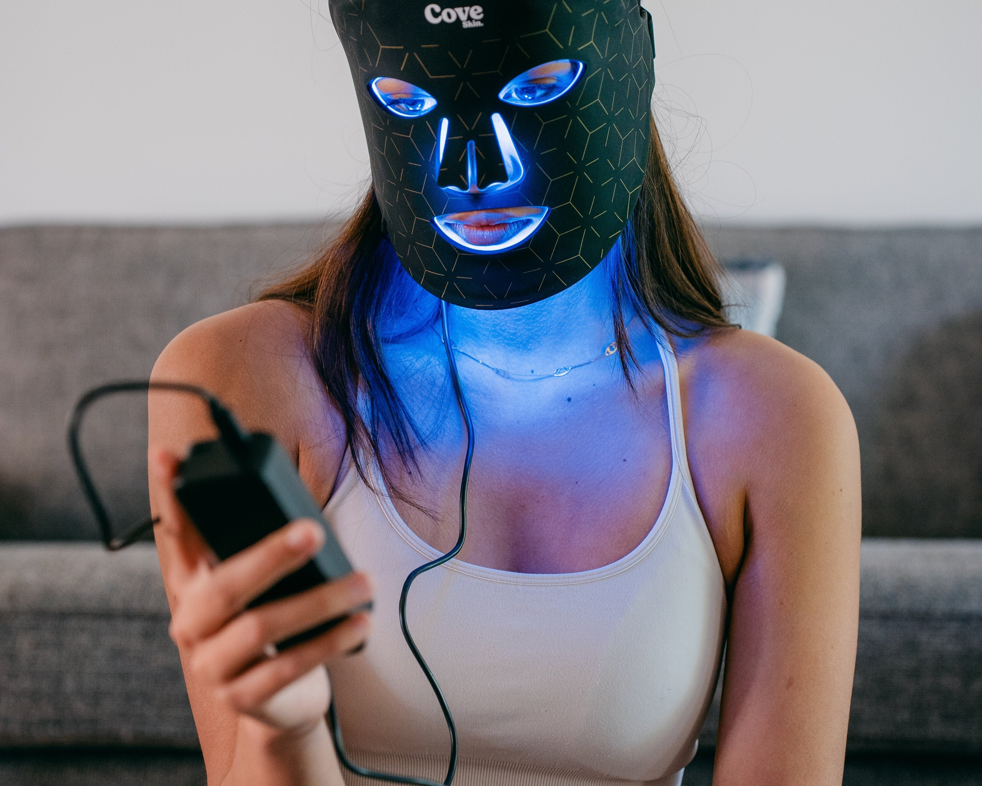 Lumière bleue : Une solution révolutionnaire contre l’acné avec les masques LED