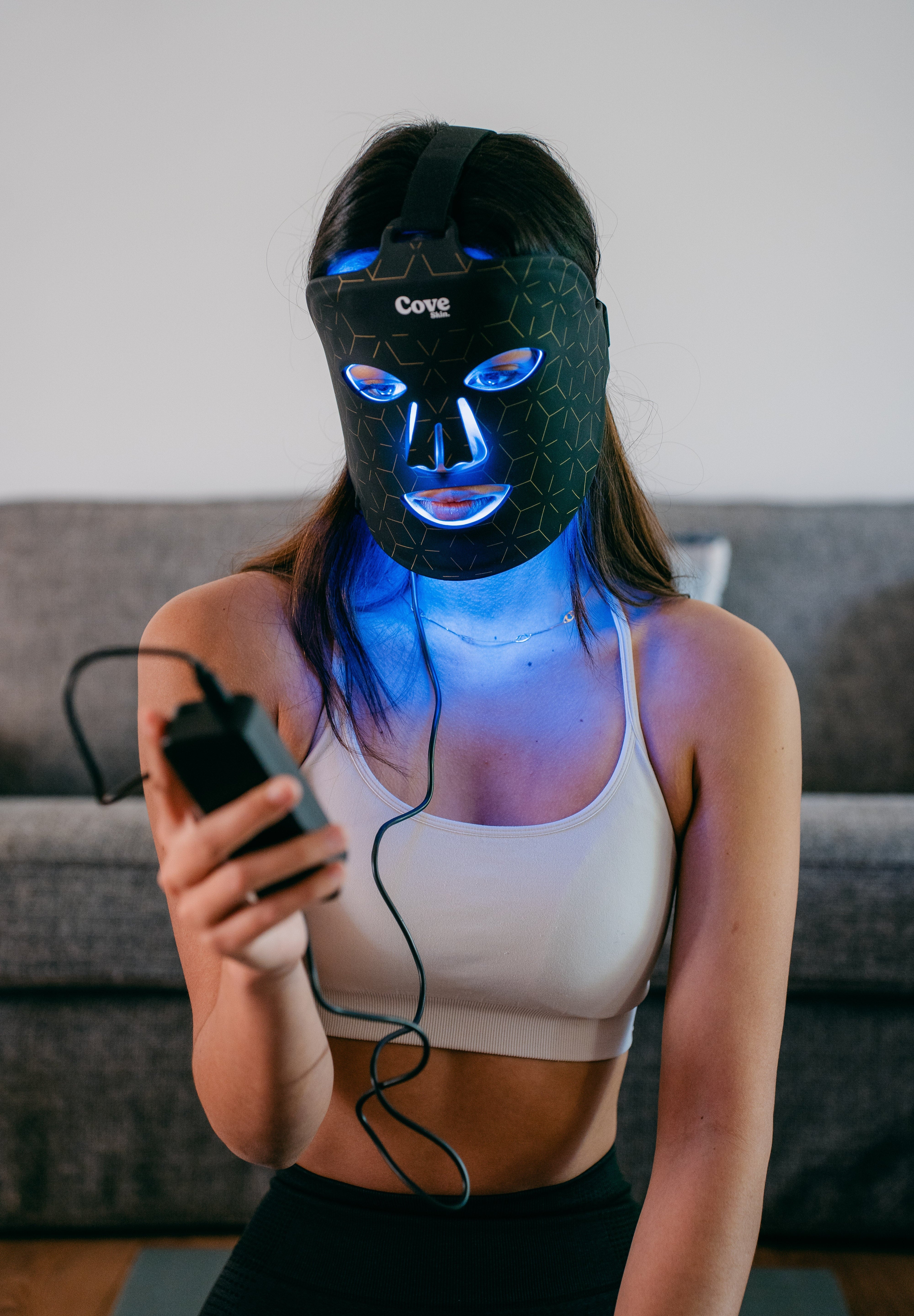 Lumière bleue : Une solution révolutionnaire contre l’acné avec les masques LED