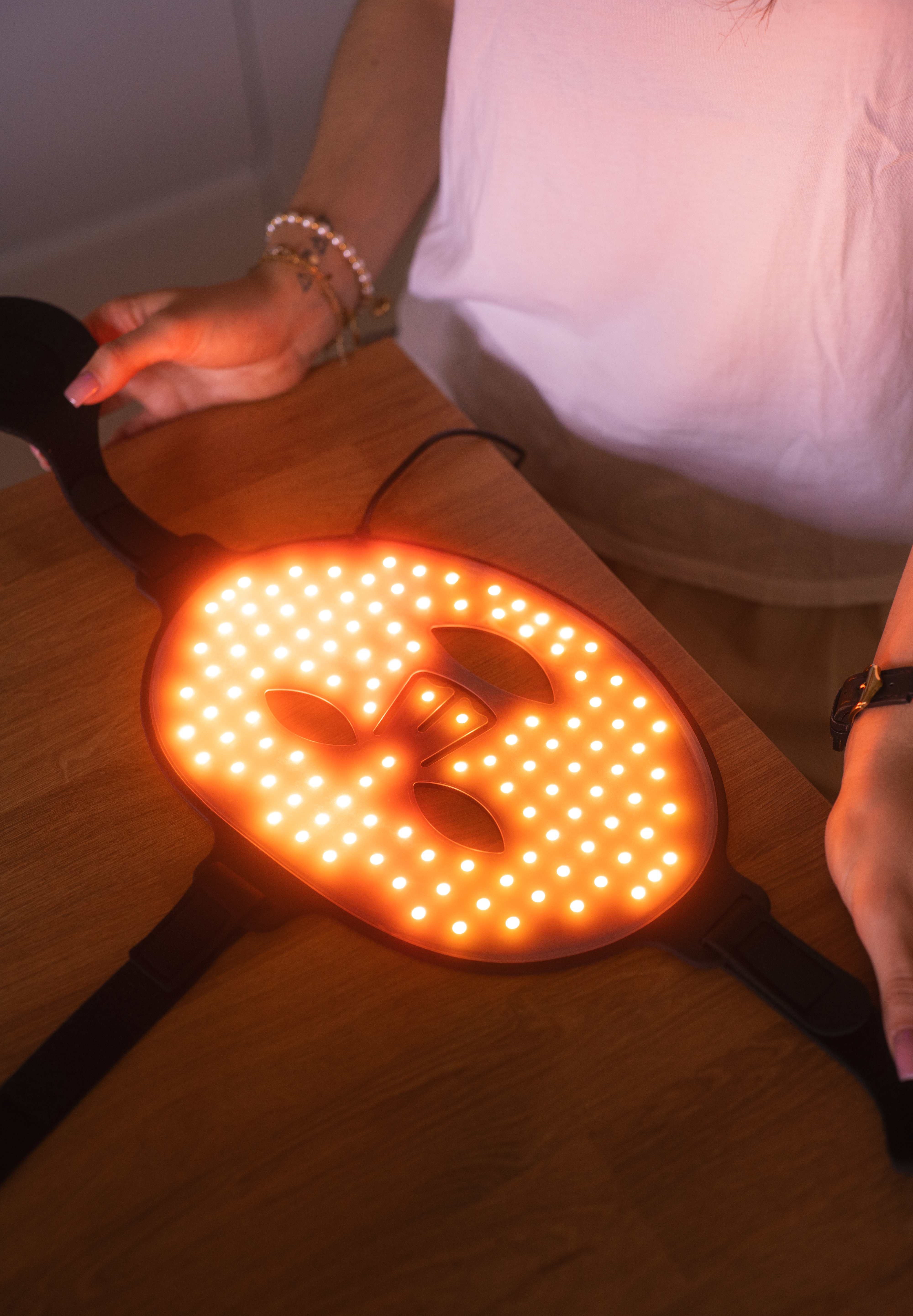 masque-led-coveskin-lumiere-jaune.jpg